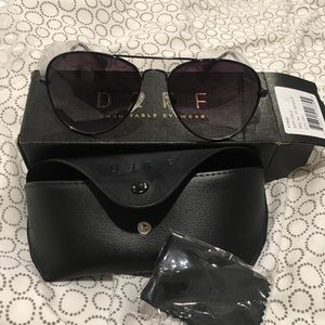 New never worn Cruz Diff sunglasses